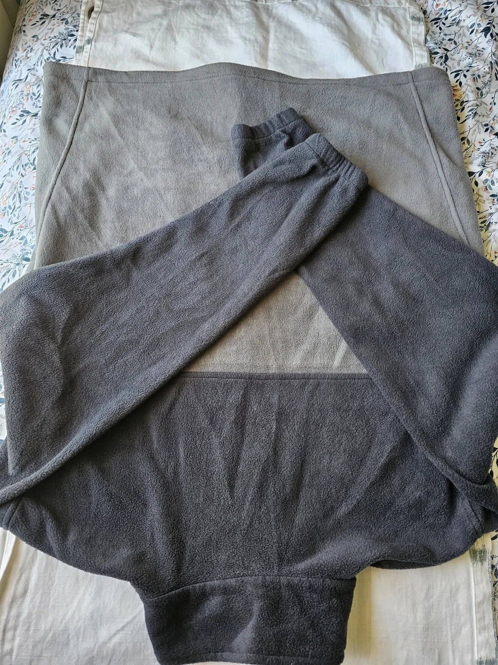 Columbia Men’s Two-Tone Gray Zip Front Fleece Jacket